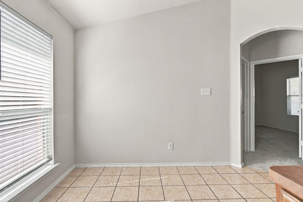 6425 Regina Drive - Photo 11