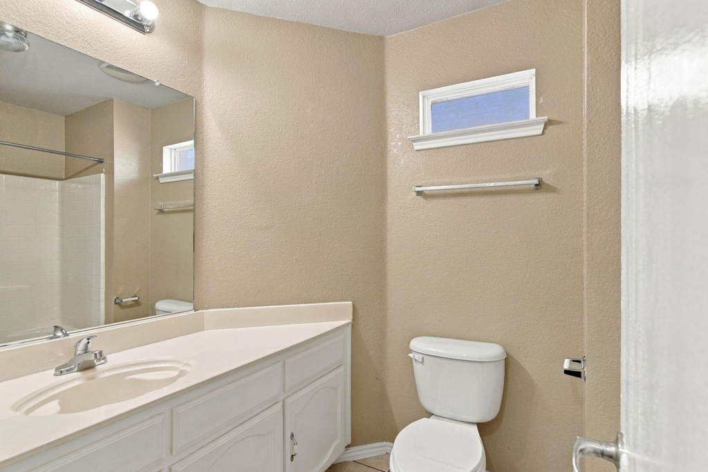 6425 Regina Drive - Photo 22