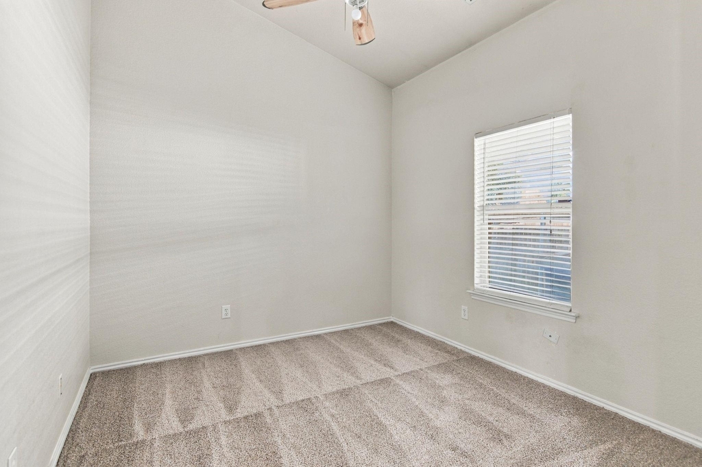 6425 Regina Drive - Photo 19