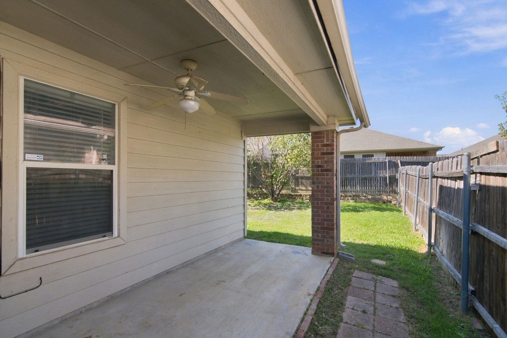 6425 Regina Drive - Photo 25