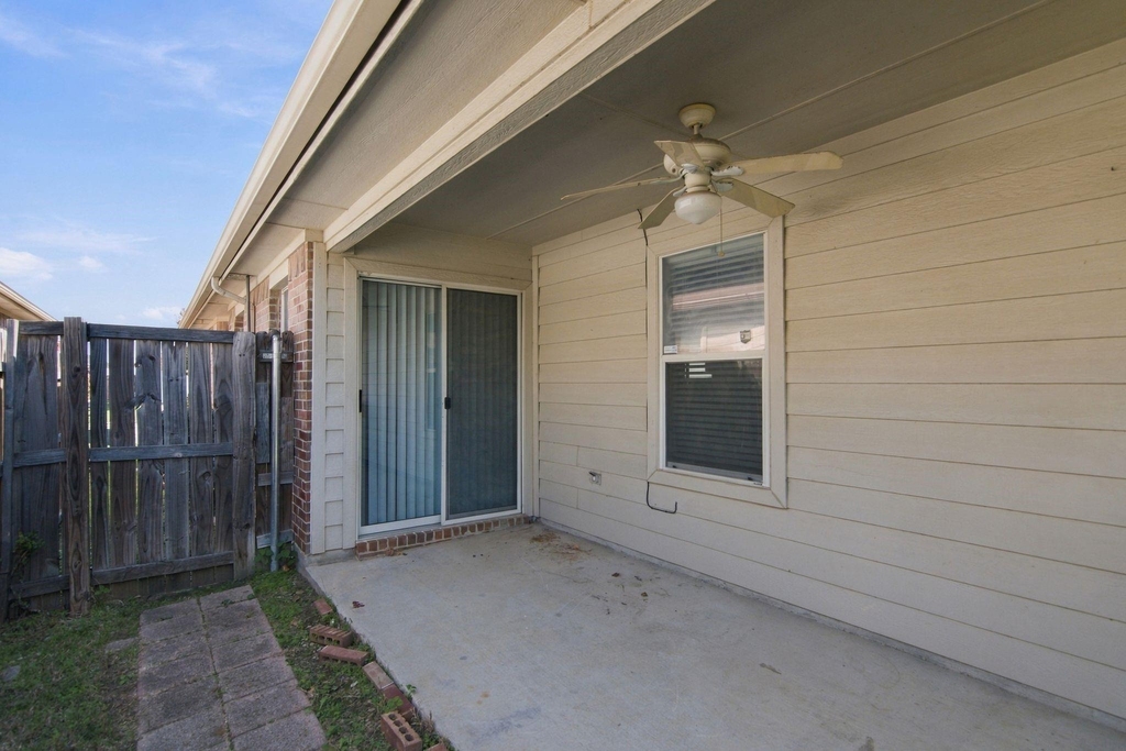 6425 Regina Drive - Photo 26