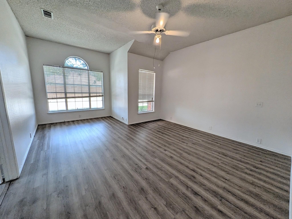 6909 Cinnabar Drive - Photo 22