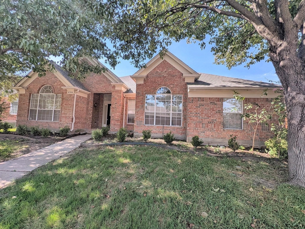 6909 Cinnabar Drive - Photo 3