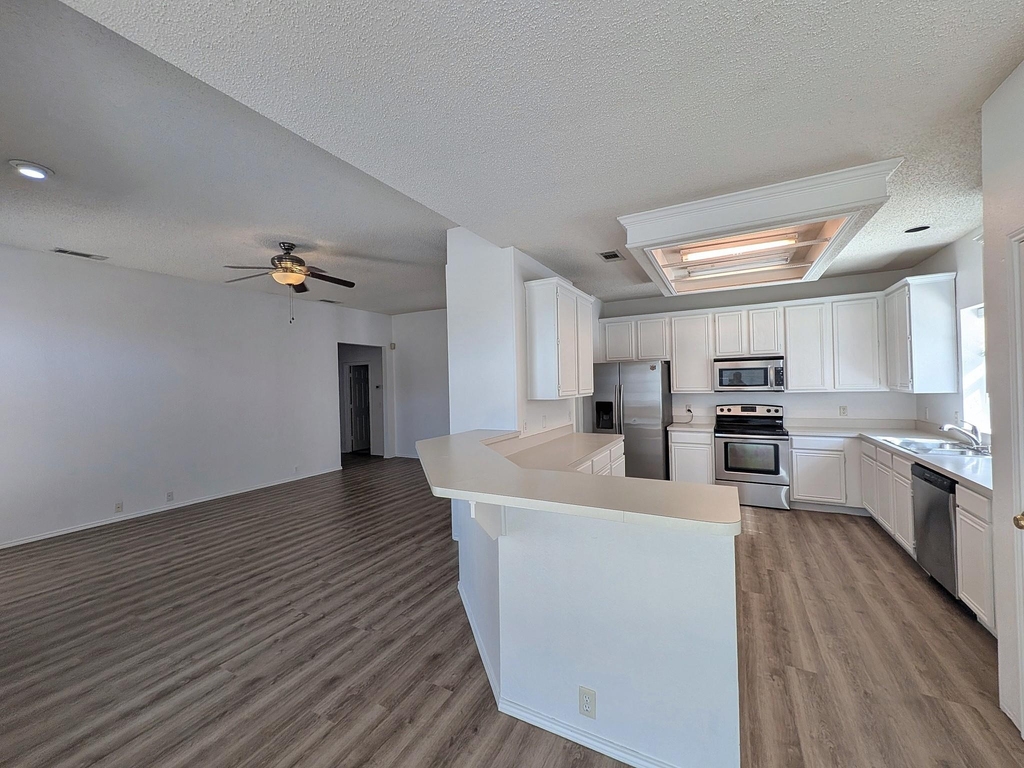 6909 Cinnabar Drive - Photo 15