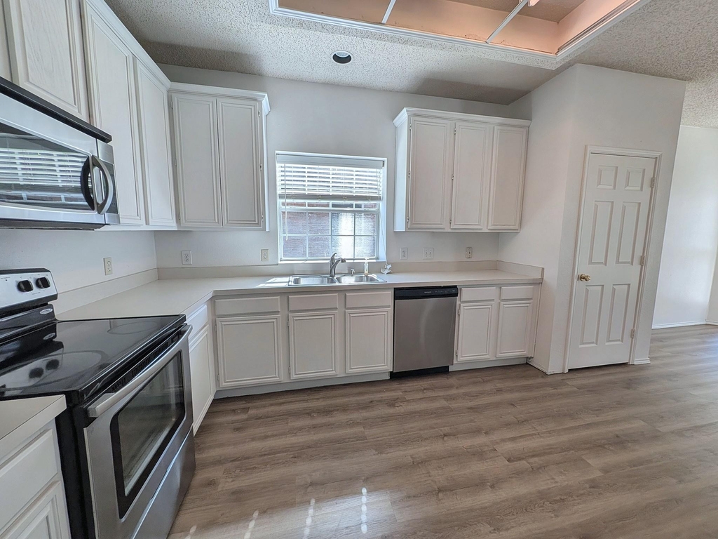 6909 Cinnabar Drive - Photo 18