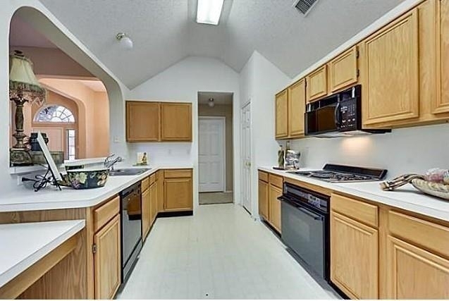 214 E Lynn Creek Drive E - Photo 3