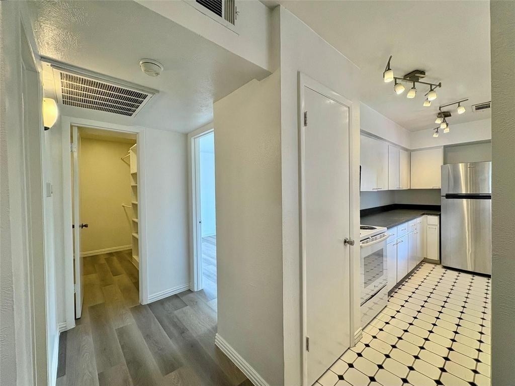 4347 Dickason Avenue - Photo 9
