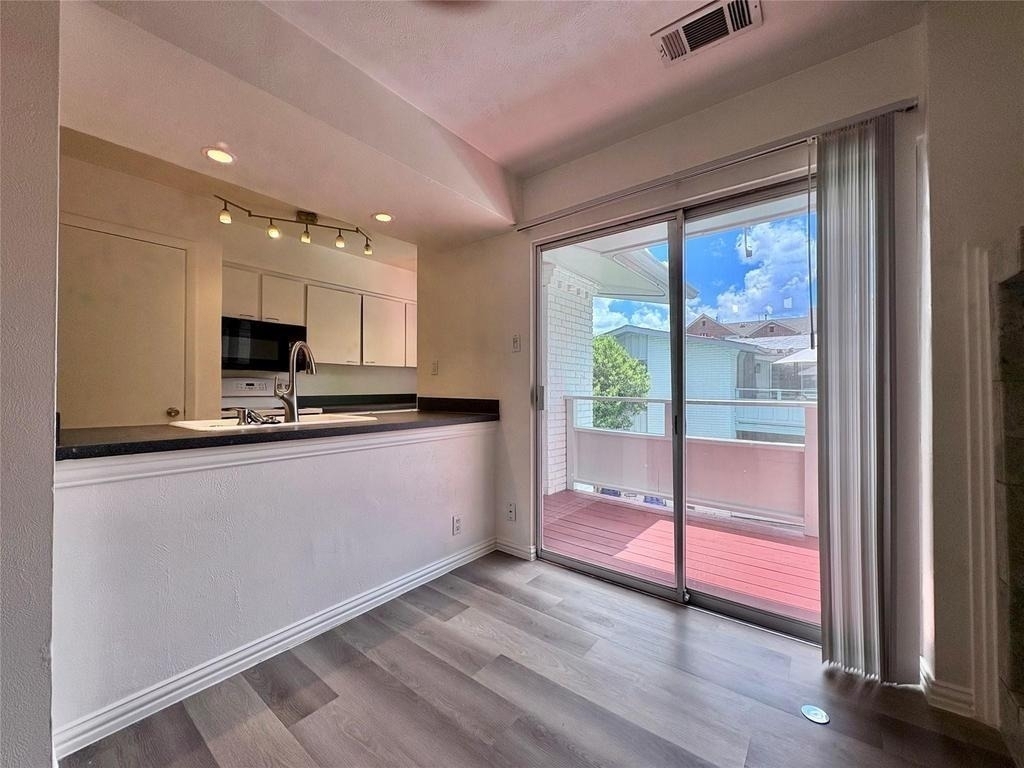 4347 Dickason Avenue - Photo 3