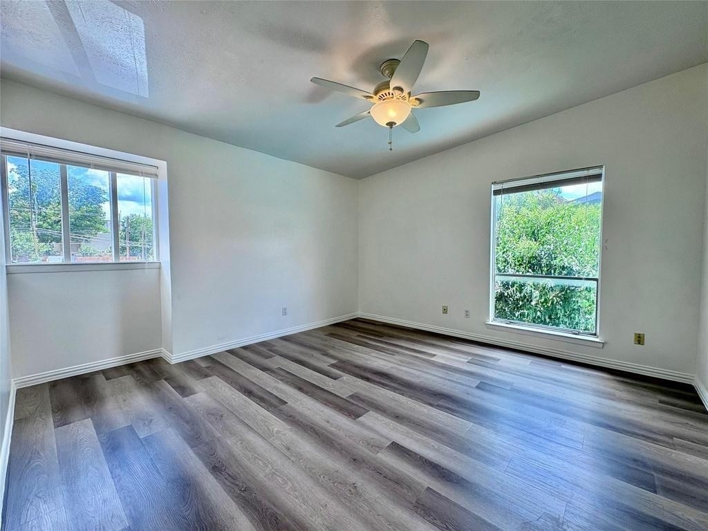 4347 Dickason Avenue - Photo 11