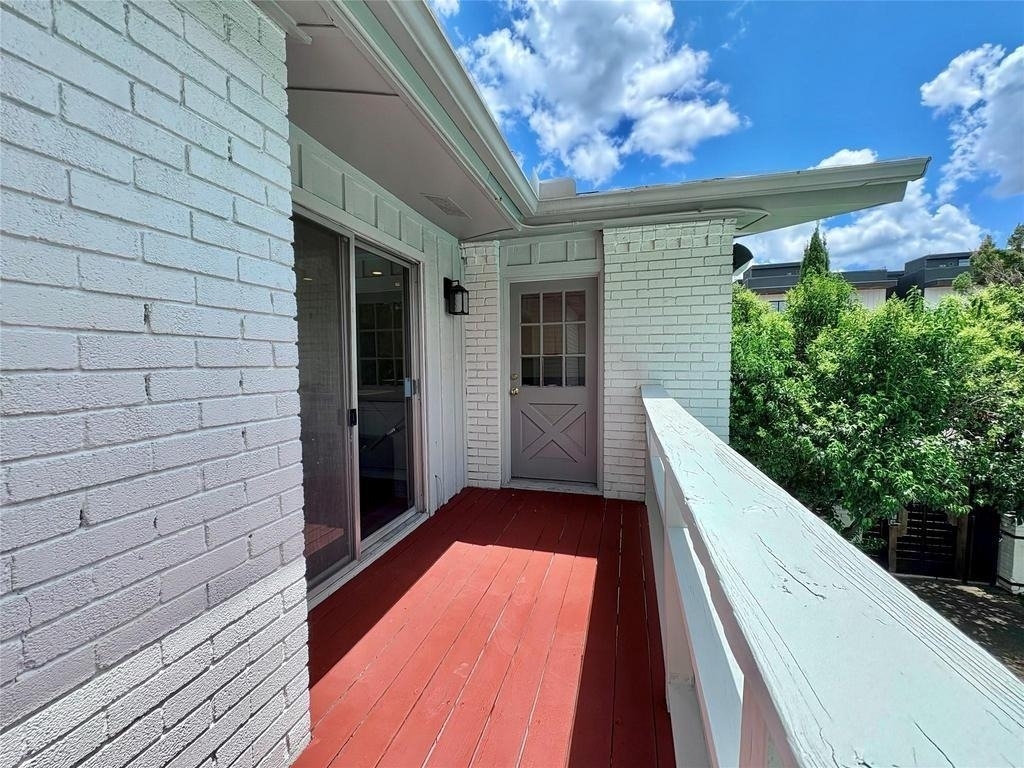 4347 Dickason Avenue - Photo 4