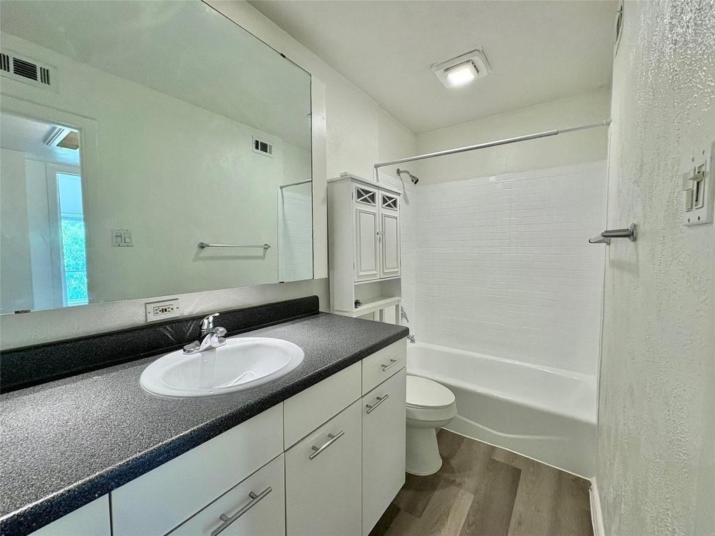 4347 Dickason Avenue - Photo 10