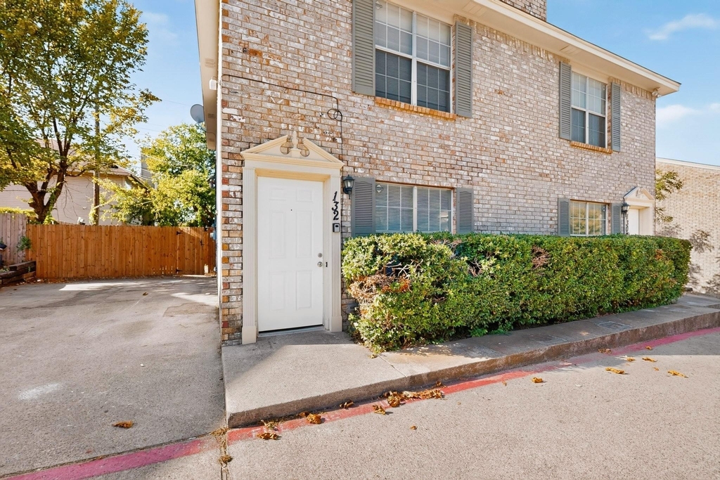 132 Graystone Place - Photo 3