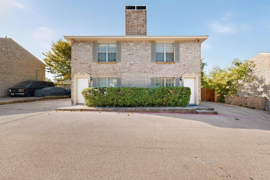132 Graystone Place - Photo 0