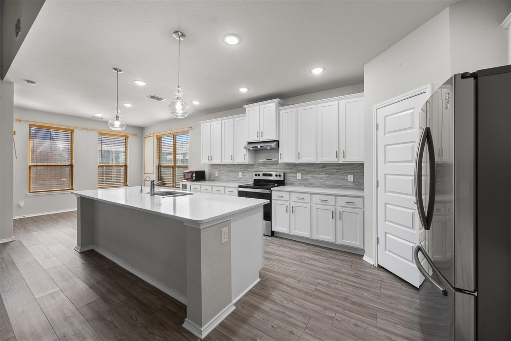 312 Crescent Avenue - Photo 3