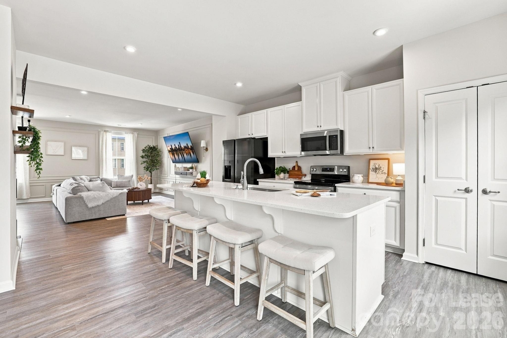 2595 Grantham Place Drive - Photo 0