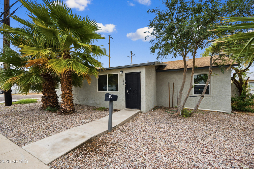 1229 E Mountain View Road - Photo 0