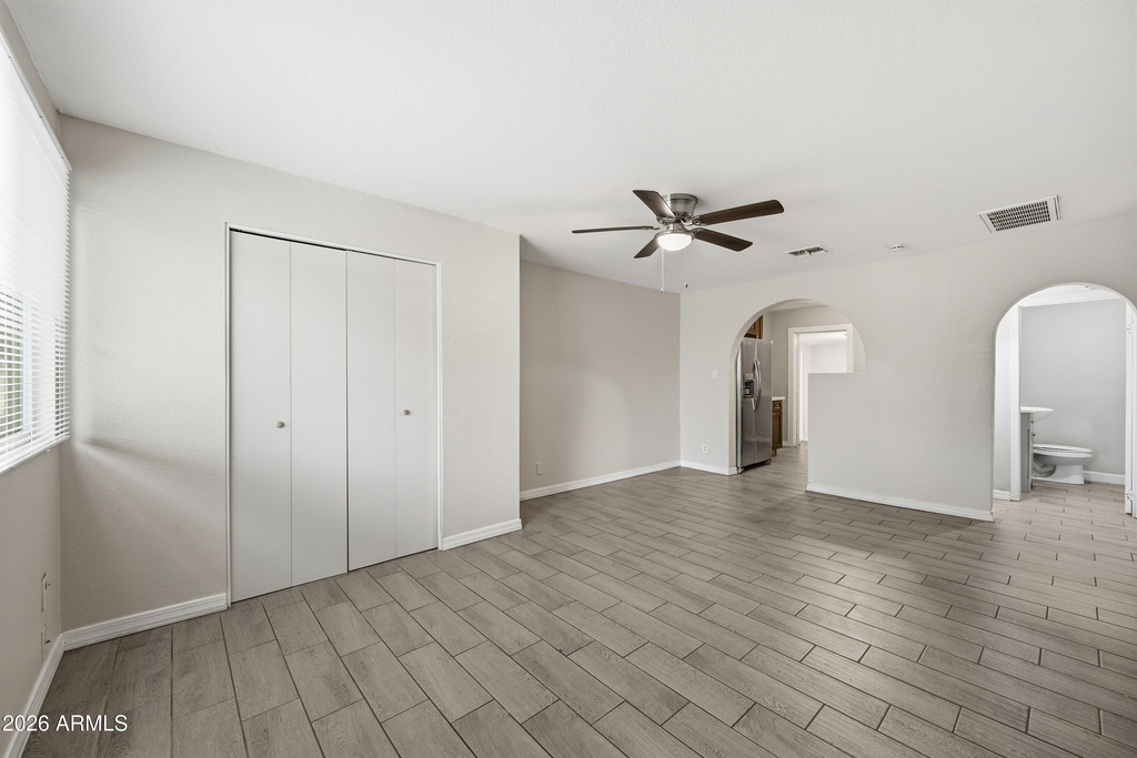 1229 E Mountain View Road - Photo 2