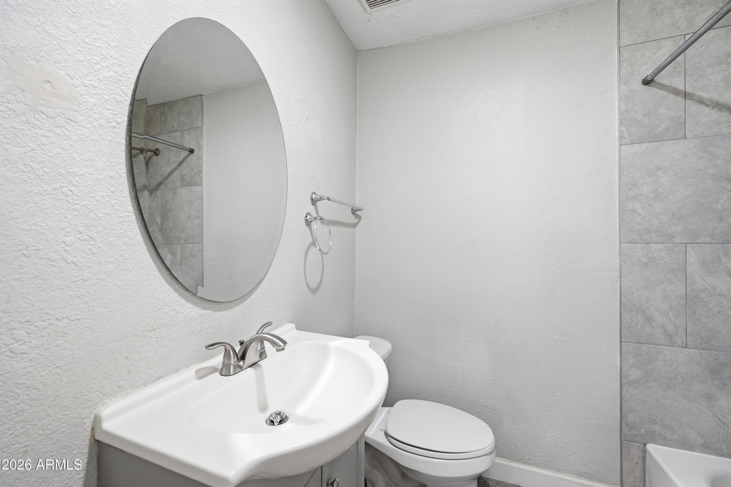 1229 E Mountain View Road - Photo 9