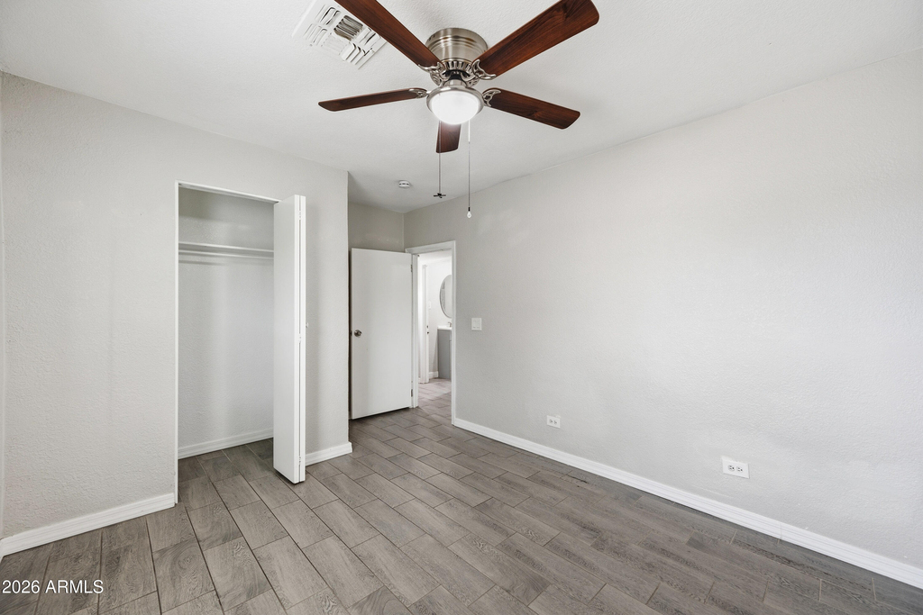 1229 E Mountain View Road - Photo 16