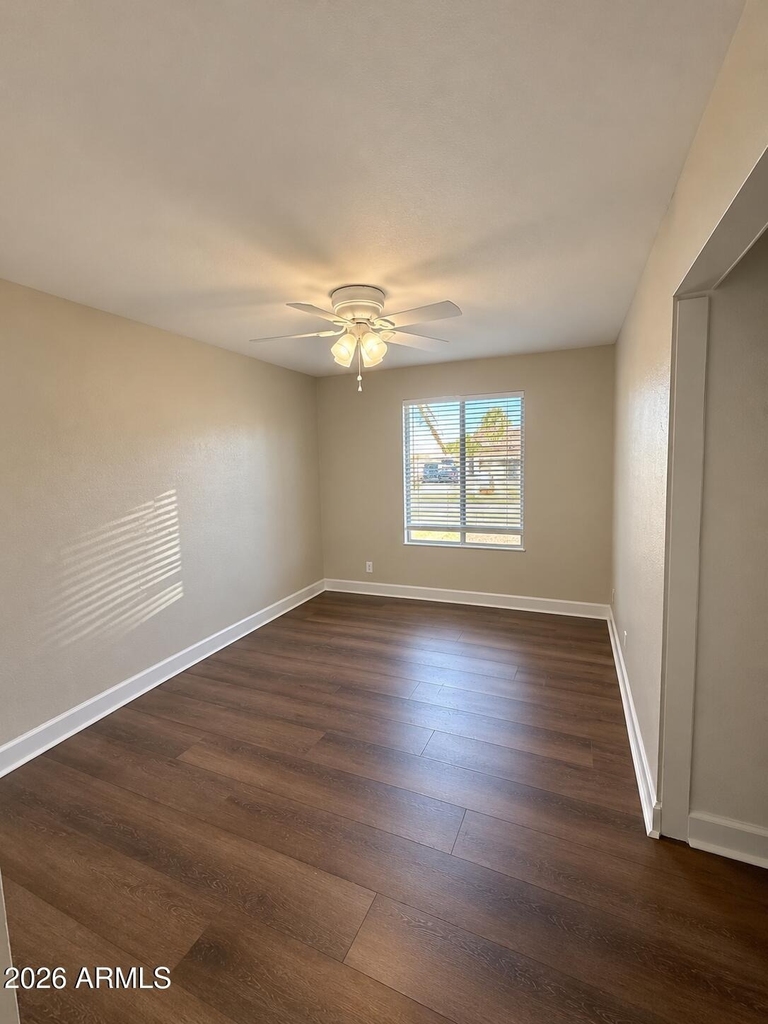 301 W Rosal Place - Photo 7