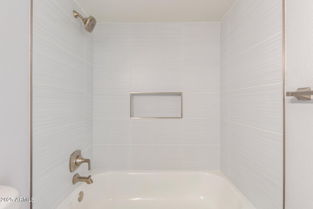 4302 N 80th Lane - Photo 6