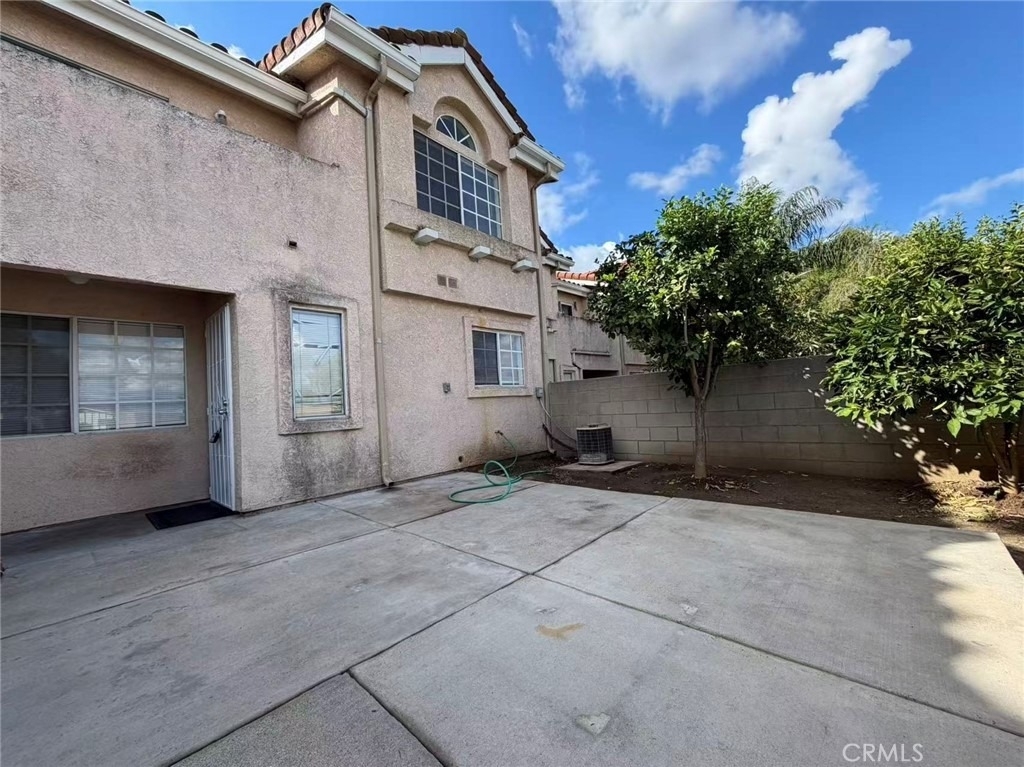 556 N 5th - Photo 2