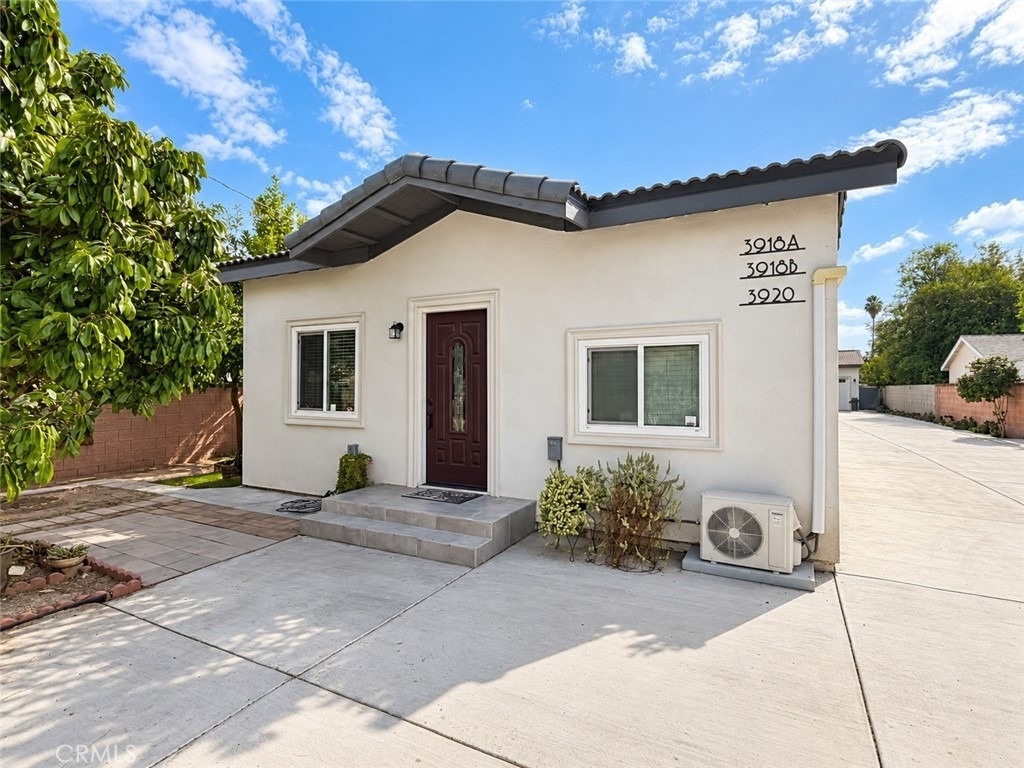 3918 Maple Ave - Photo 0
