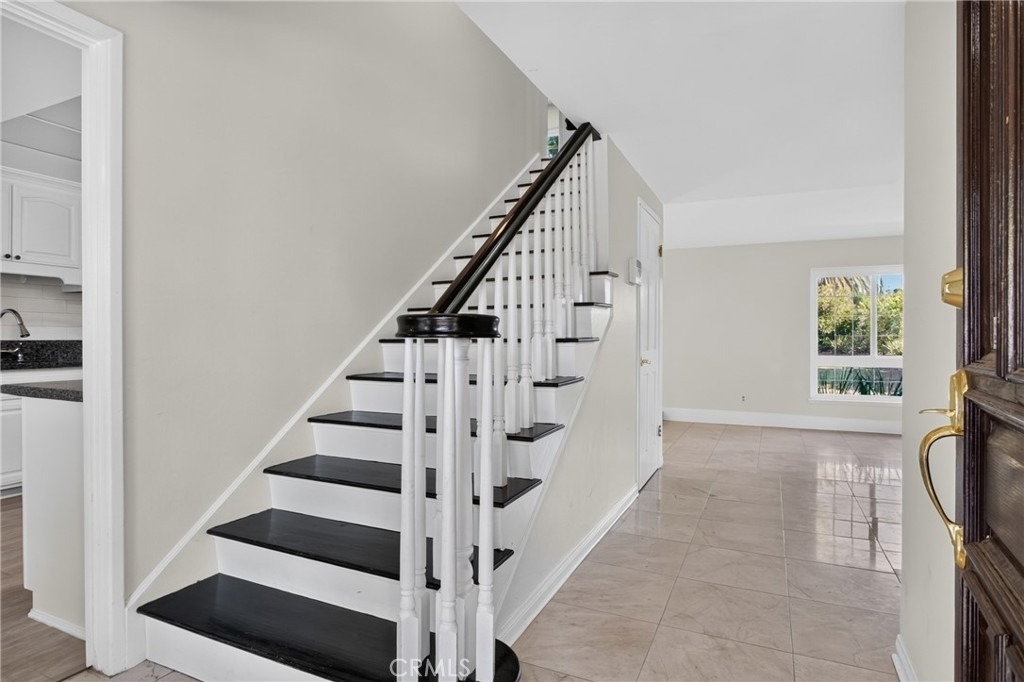 18731 Dylan Street - Photo 4