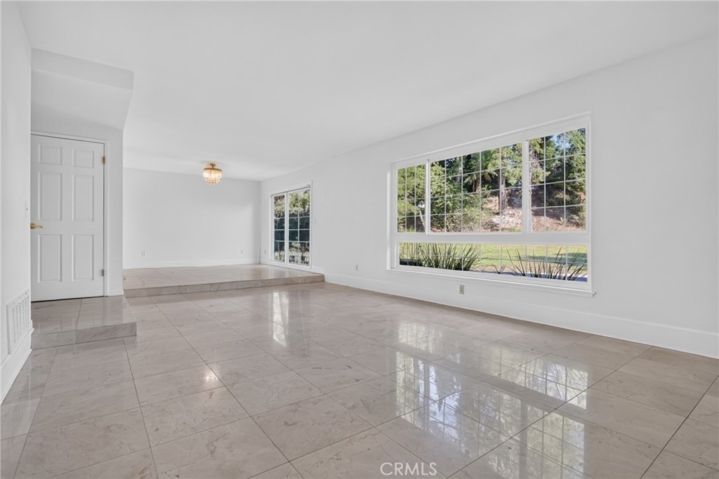 18731 Dylan Street - Photo 11