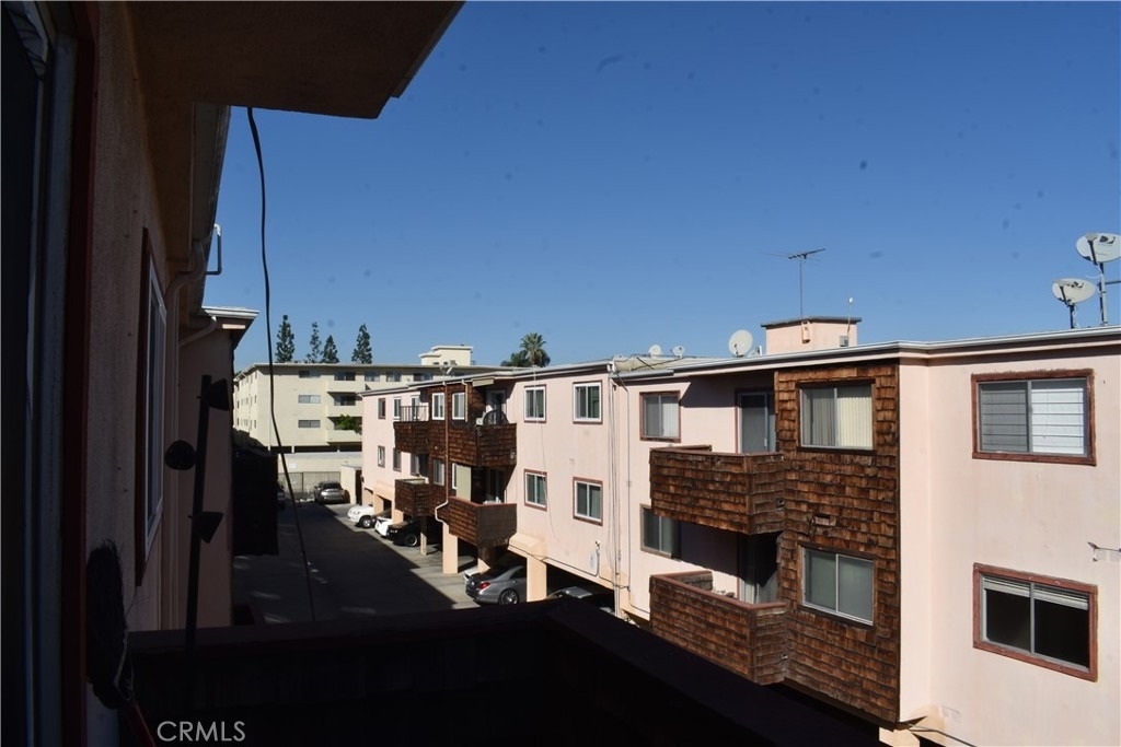 5349 Newcastle - Photo 20