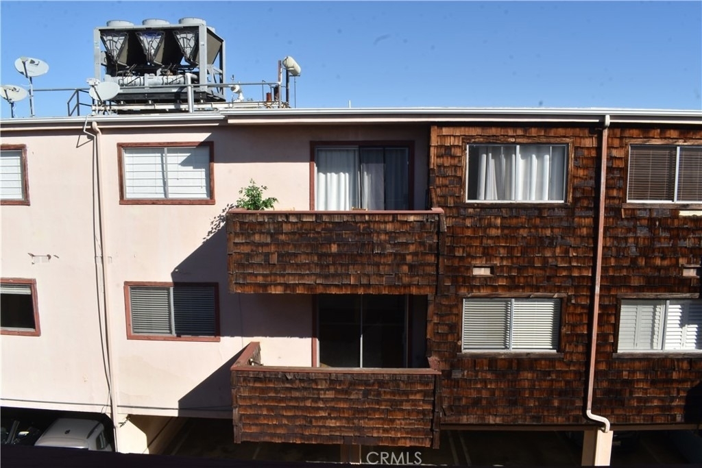 5349 Newcastle - Photo 19