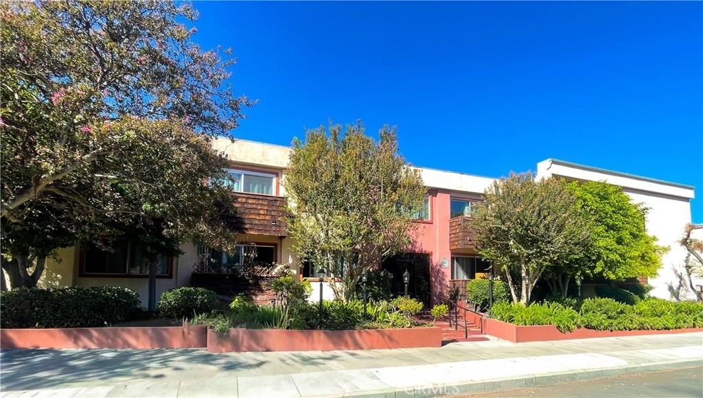 5349 Newcastle - Photo 0