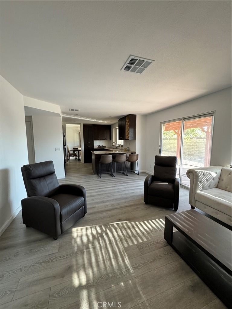 37233 Newbury - Photo 5