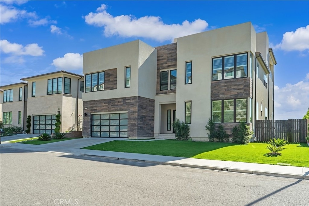 11740 N Hillsborough - Photo 1