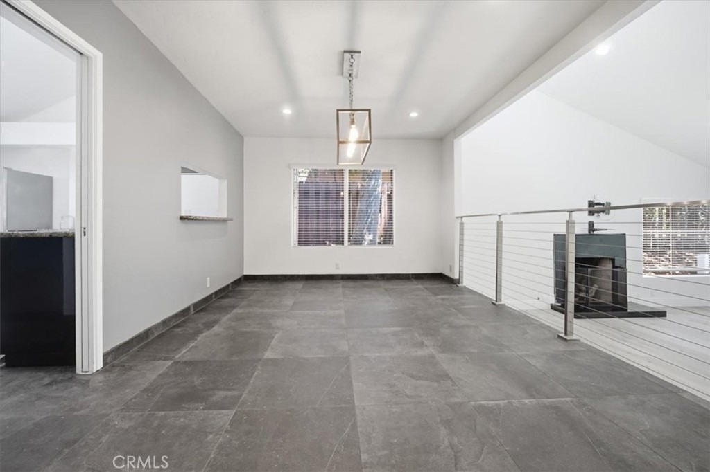 25045 Castlewood - Photo 18