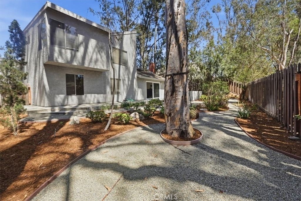 25045 Castlewood - Photo 39
