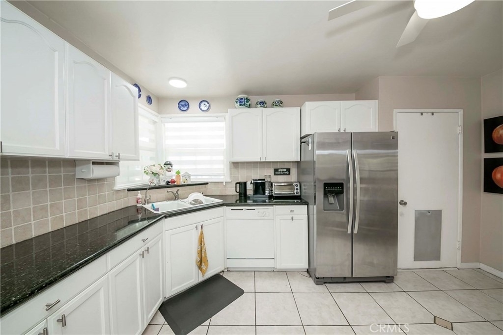 1037 W Ash - Photo 7