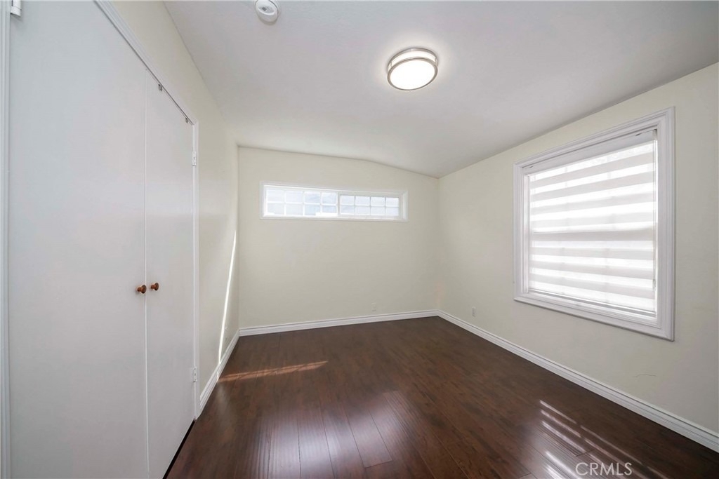 1037 W Ash - Photo 13