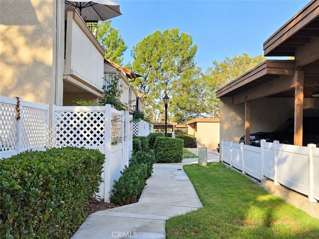 3120 Chisolm Way - Photo 2