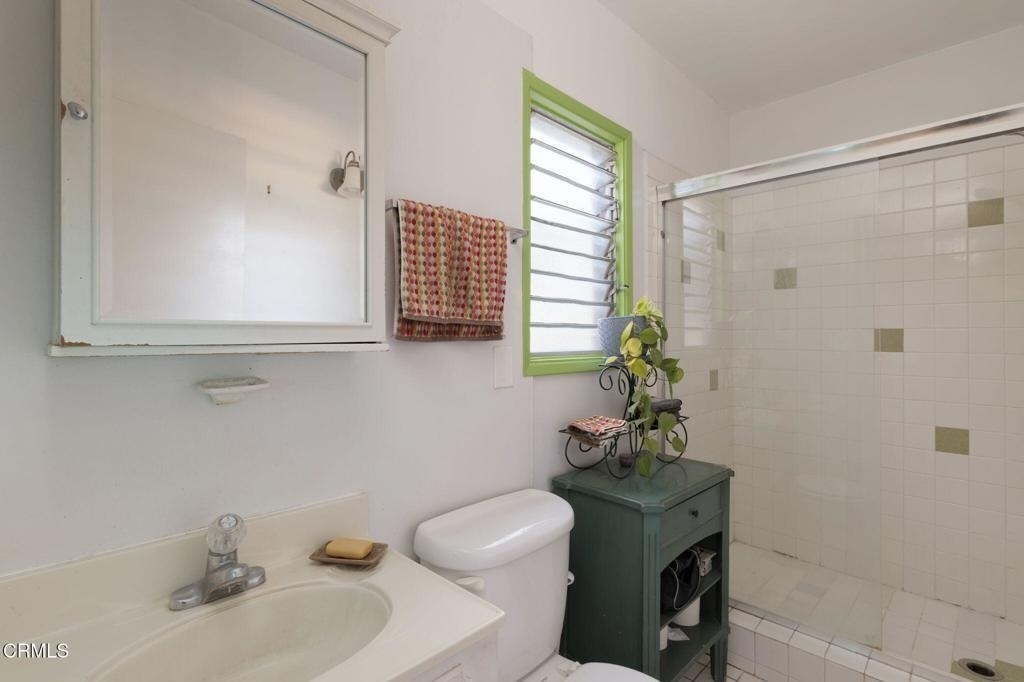 9902 Sunland Boulevard - Photo 6