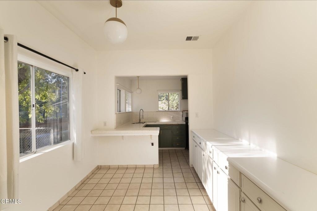9900 Sunland Boulevard - Photo 8