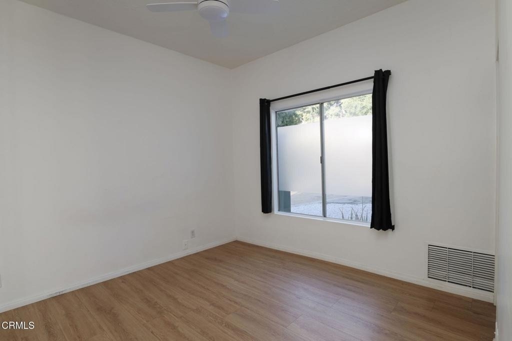 9900 Sunland Boulevard - Photo 12