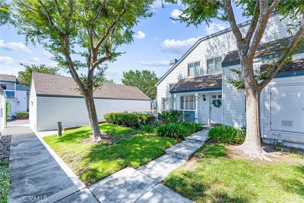 85 Briarglen - Photo 2