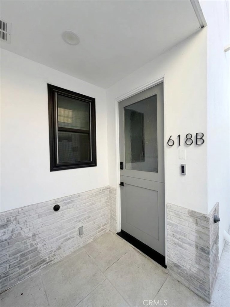 618 Marguerite Avenue - Photo 2