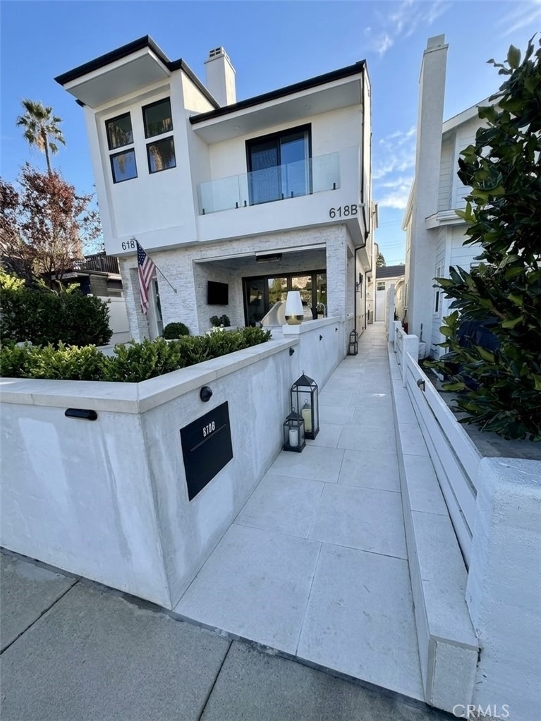 618 Marguerite Avenue - Photo 0