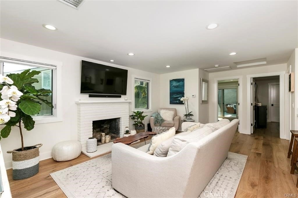 506 Poinsettia Avenue - Photo 2