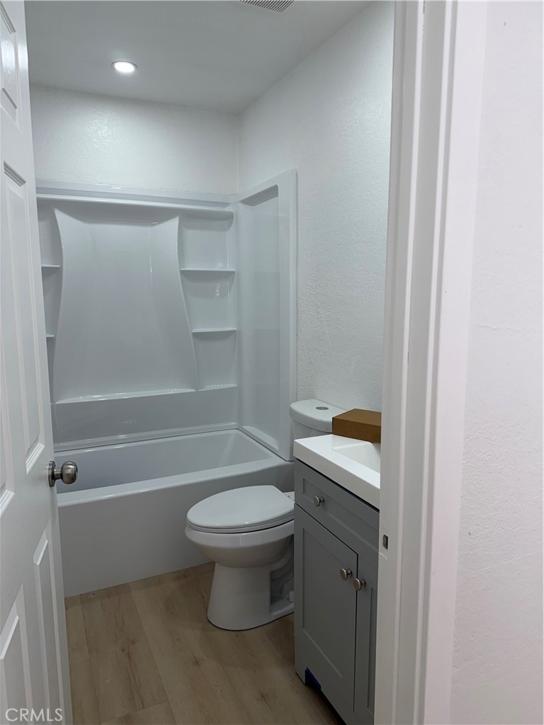 10612 Hawthorne Avenue - Photo 6