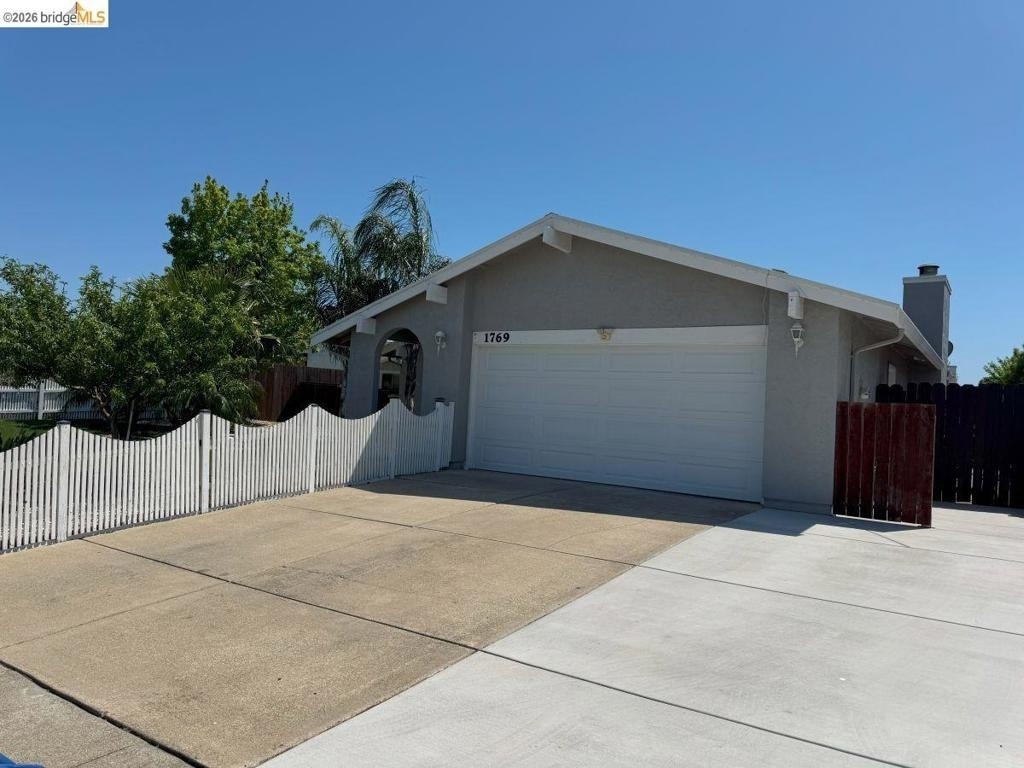1769 Teresa Ln - Photo 2