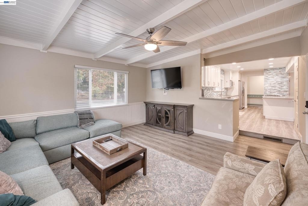 1531 Arkell Rd - Photo 5