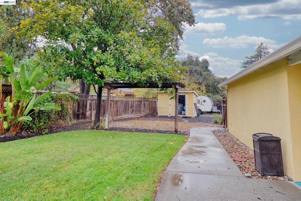 1531 Arkell Rd - Photo 20